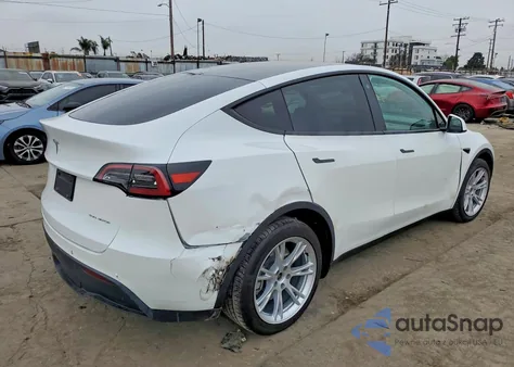 2022 Tesla Model Y z USA, uszkodzony, nr VIN 7SAYGDEEXNF318102